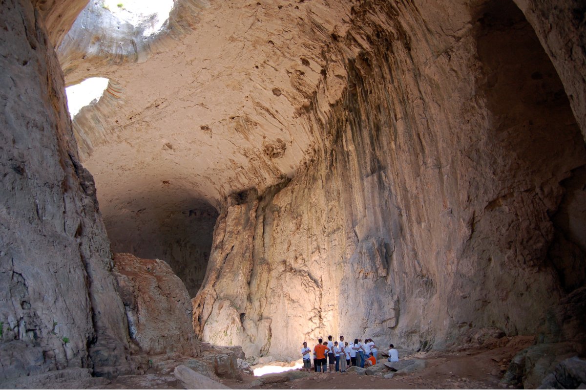 Средната част на пещерата Проходна
