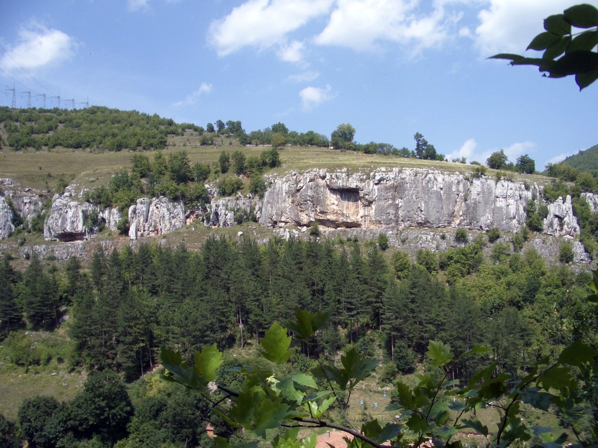 Общ изглед на Вражите дупки - дясна част