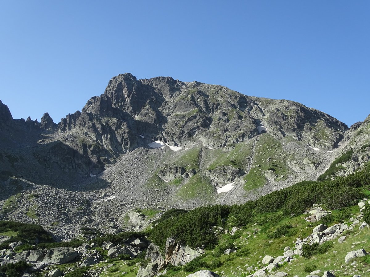 Ловница - поглед от север