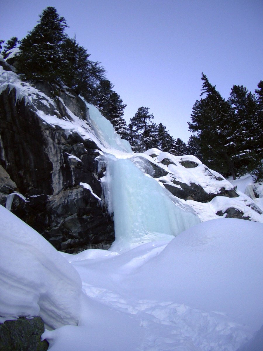 Малкия Скакавишки водопад.