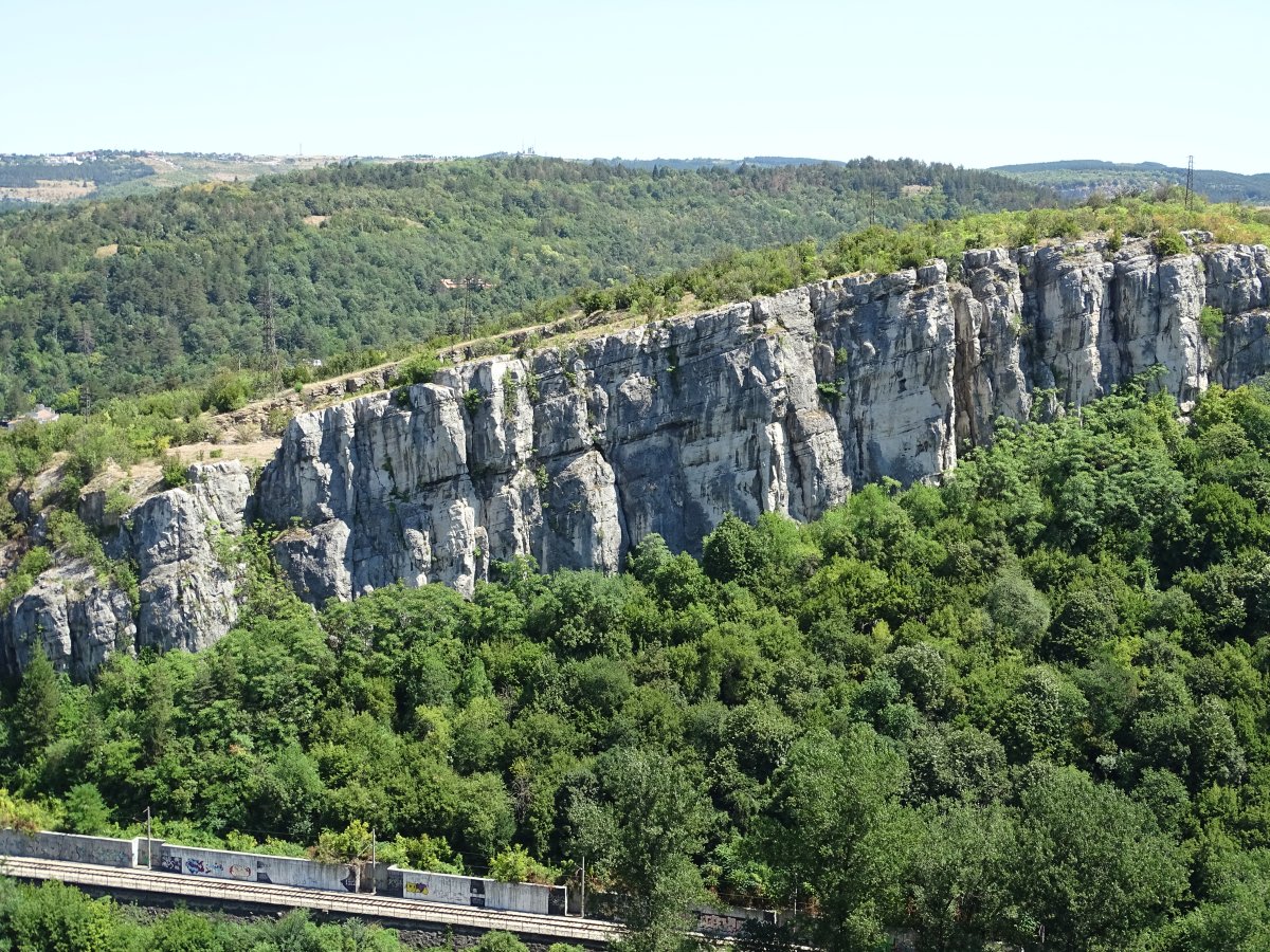 Устето - изглед от запад