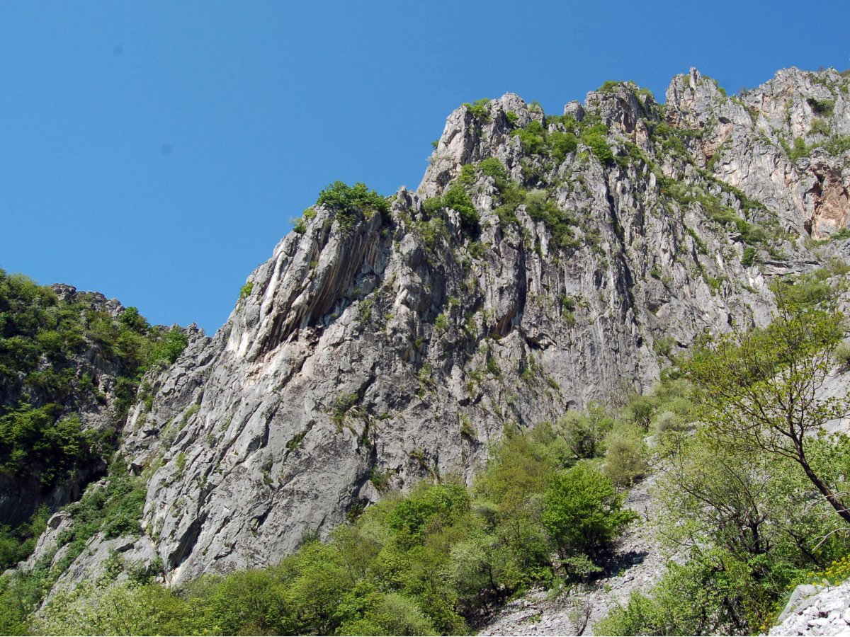 поглед от изток