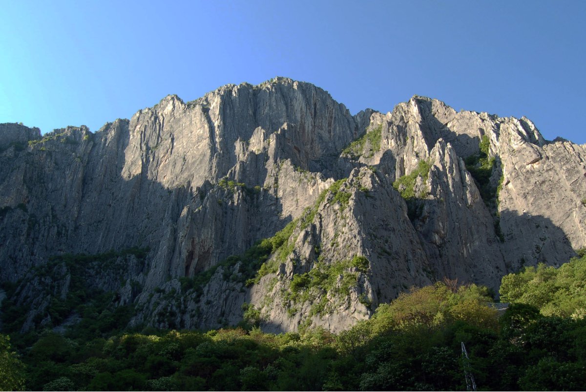 Скалите край Враца - общ изглед