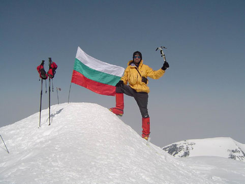Боян Петров се завърна в България и разказа за изкачването си на Маккинли