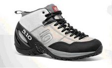 FIVE TEN пуснаха на пазара модел високи обувки за планина*