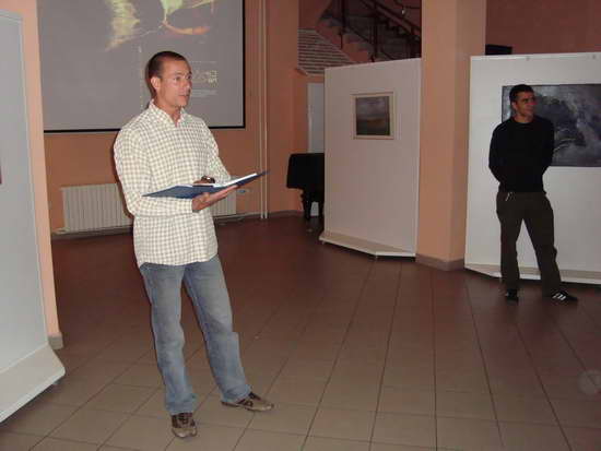 Представянето на "Напълно отдадени"