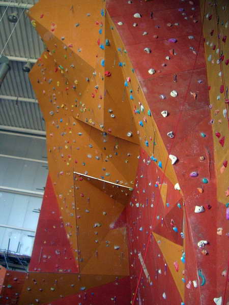 Новата зала за катерене в НСА отвори врати