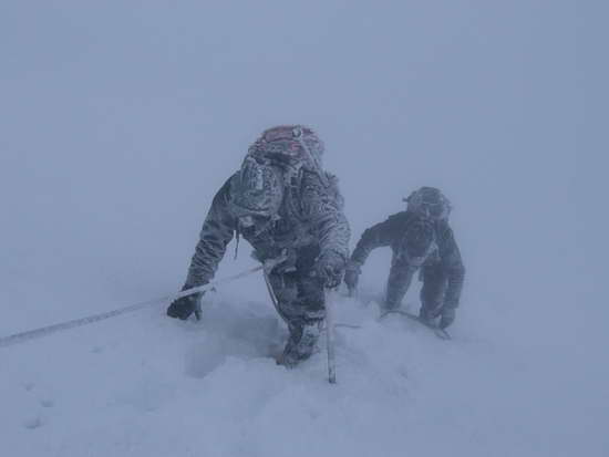 Броуд пик – атаката продължава