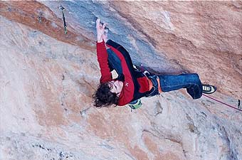 Първа “деветка “бе” за Адам Ондра