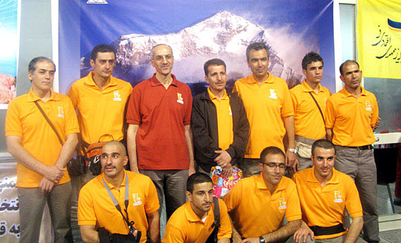 Персийци са първи на Дхаулагири този сезон