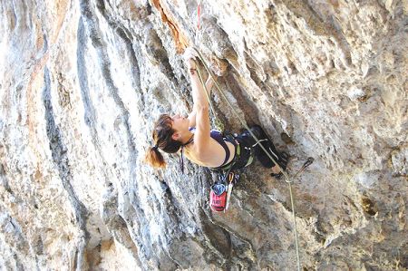 Две дами по “Aitzol” (8с)