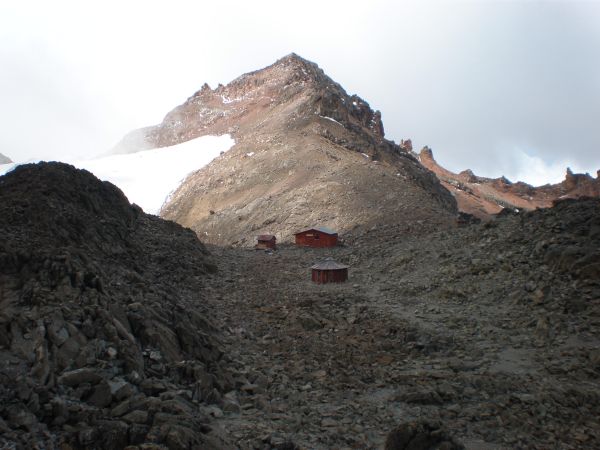 “На трите най-високи планини в Африка”