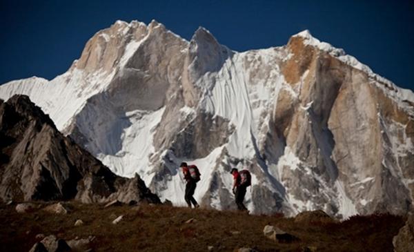 Shark's Fin на Меру в Гарвалските Хималаи изкачен