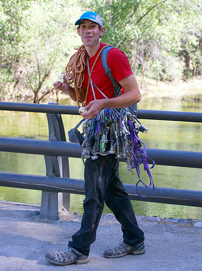 Алекс Хонълд – 250 m 7a соло и on-sight