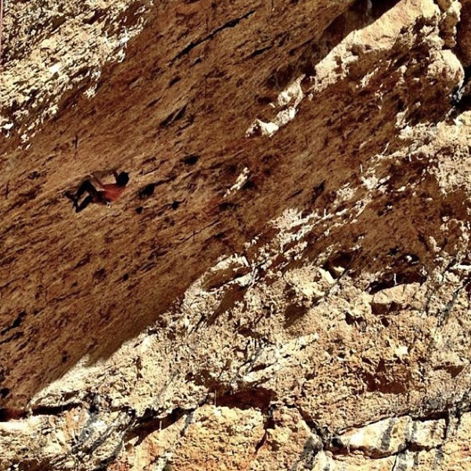 Нова “деветка “бe” за Шарма