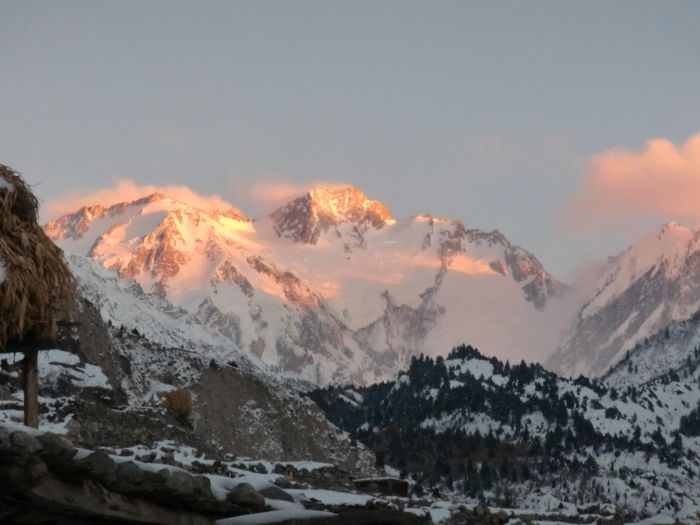 На Нанга Парбат остават само Елизабет Револ и Даниеле Нарди