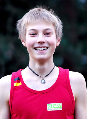 Александер Мегос – първо в света 9a OS!