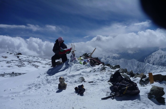 Българка на връх Ленин