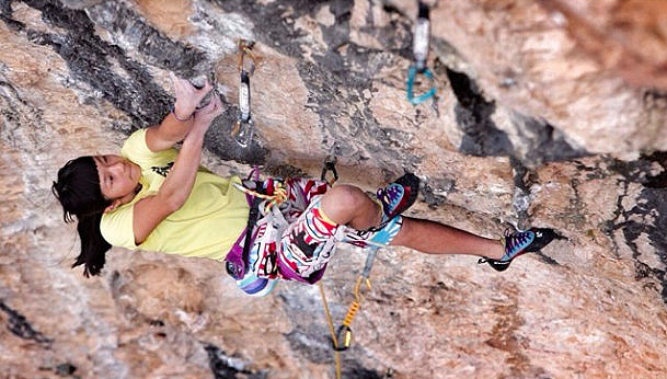 Мощно начало за Ашима Шираиши