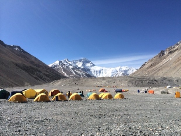 Какво става на Еверест?