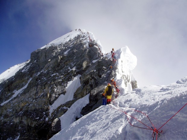 ЮИАА е категорично против виа ферати на Еверест