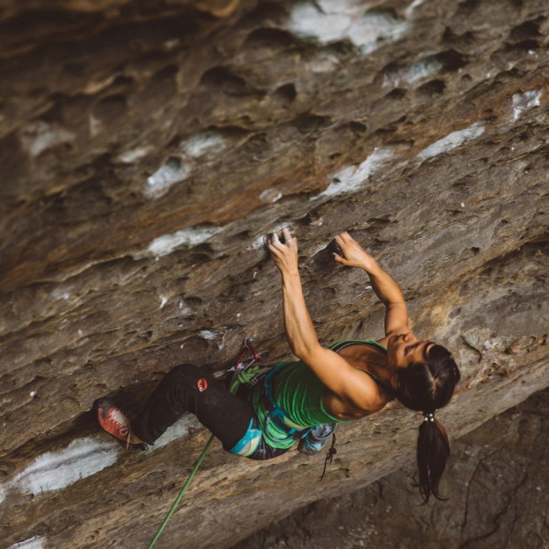 Катрин Чоонг изкатери “Southern Smoke” (5.14c/ 8c+)