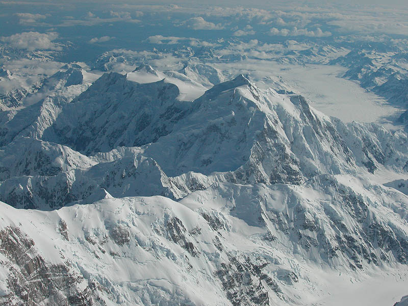 Много хора и много изкачвания на Маккинли
