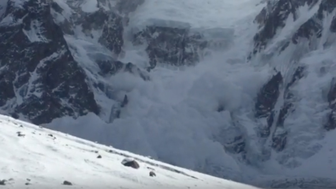 Нанга Парбат – гигантска лавина, лагер 1 по Кинсхофер го няма