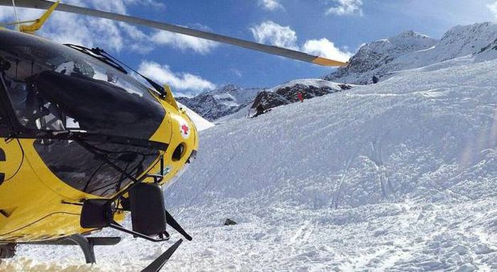Петима загинали след лавина в Тирол