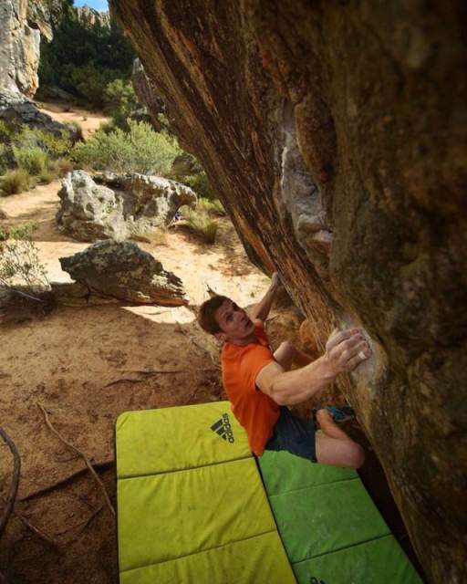 Вадим Тимонов и Нале Хукатаивал преминаха “Monkey Wedding” (8C)