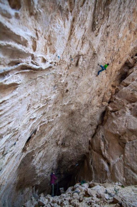 Джо Кайндър реализира “проекта на живота си” – “Bone Tomahawk” (9a/ 9a+)