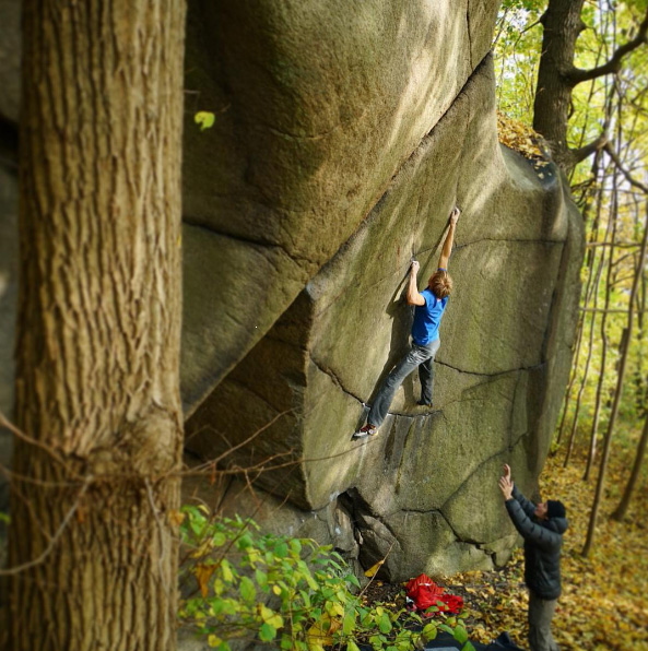 Алекс Мегос реализира 20-годишният проект “Trainspotting”