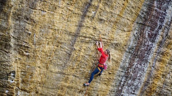 Отличната серия на Майкела Кийрш в Ждрелото на Червена река продължи с “24 Karats” (5.14c/ 8c+)