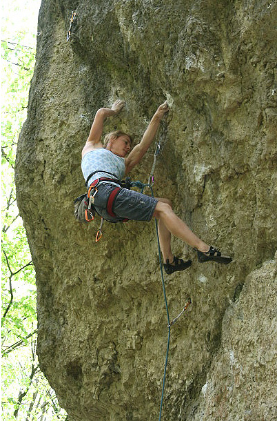 Глад за катерене – 38-годишната Катрин Грюндлер изкачи “Roof Warrior” (8c)