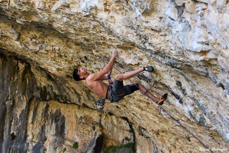 Хорхе Диас Руло “комбинира” в пещерата Али Баба