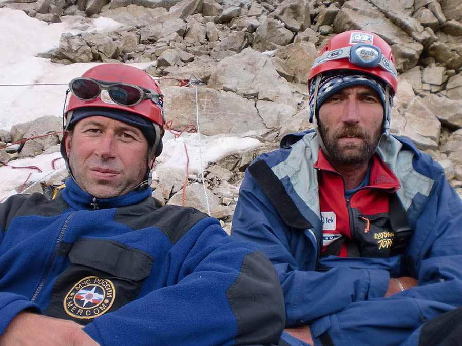 Първо изкачване за сезона, първият балкарец на Манаслу