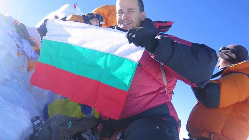 Богдан Велев също стъпи на Манаслу