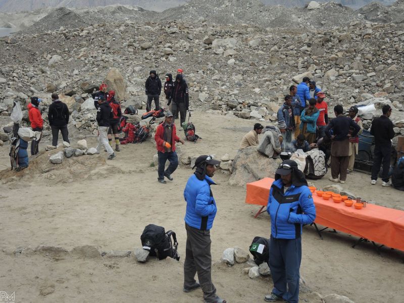 Полската експедиция наближва подножието на К-2