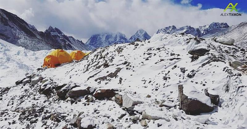 Алекс Чикон приключи зимния си опит на Еверест