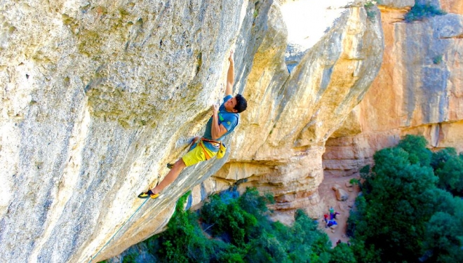 Първо 9a за 15-годишния Алберто Гинес Лопес – “Victimes del Futur”