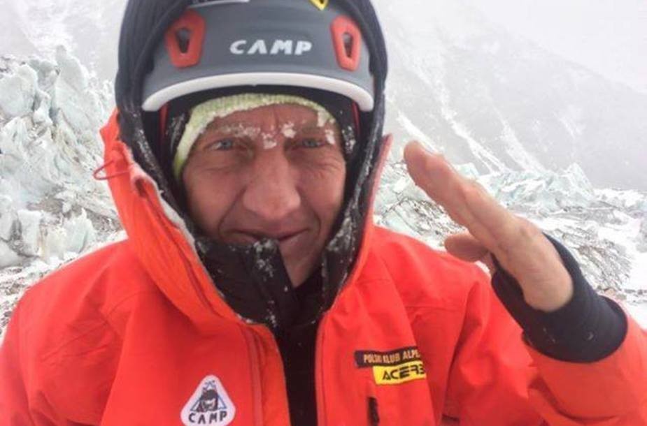 Денис Урубко сменя амплоато си