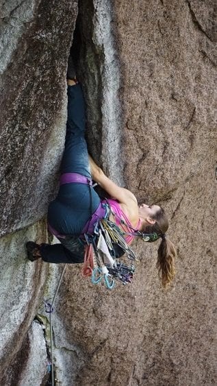 Емили Пелерин с 8b+ трад