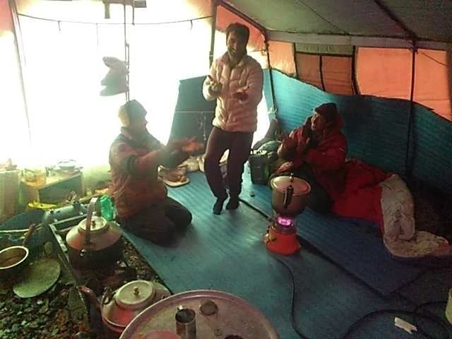 Нова година в базовия лагер на К2