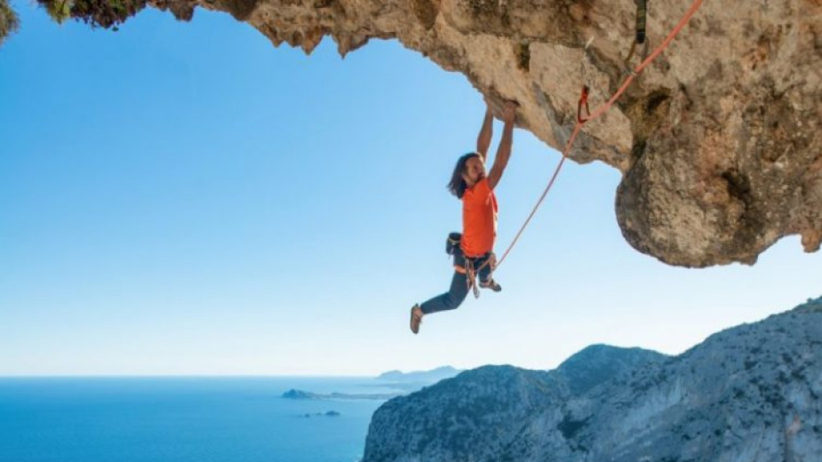 Нова премиера на Алекс Хубер