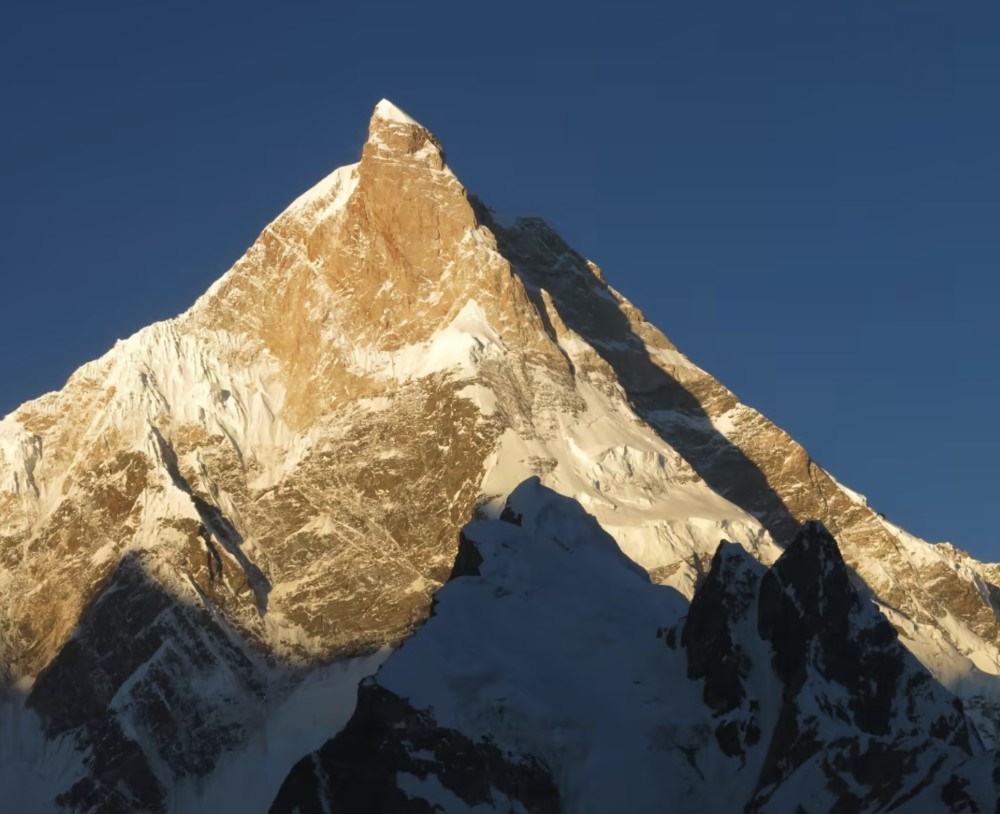 Холечек и Грох ще направят опит по Западната стена на Машербрум в Каракорум