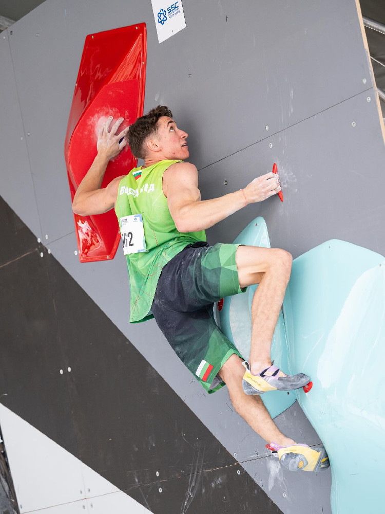 Ники Русев направи най-доброто класиране за България на световно първенство при мъжете в боулдъра